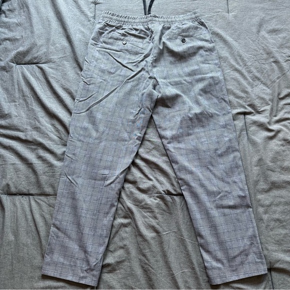 Forever 21 Grey Plaid Pants - Size Medium - Picture 3 of 6